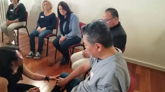 How-to-treat-knee-pain-on-both-knees-with-acupuncture